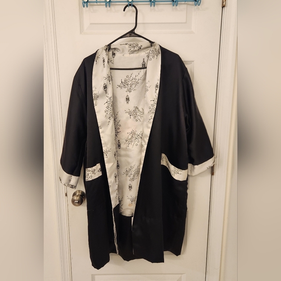 Other - Black Reversible Chinese Satin Robe Dragon Embroidery Narii Vtg Size XL #QQ1041